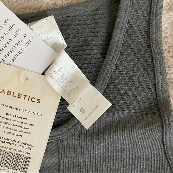 Fabletics Sports Bra - Picture 5 of 5